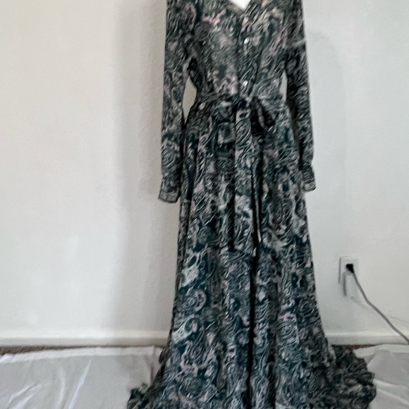 💚 Emerald Printed Wrap Maxi Dress – Elegant & Flowy - Picture 12 of 16